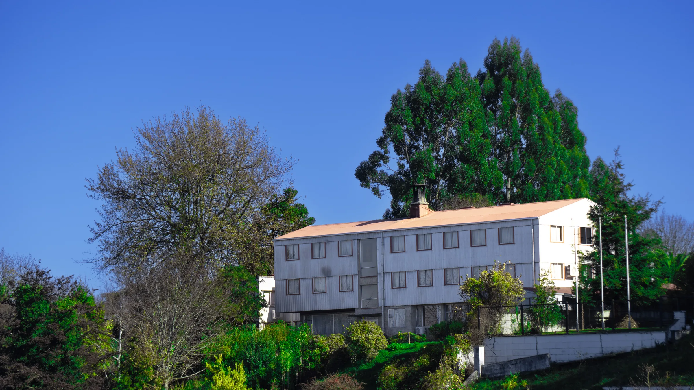 Casa sobre la colina