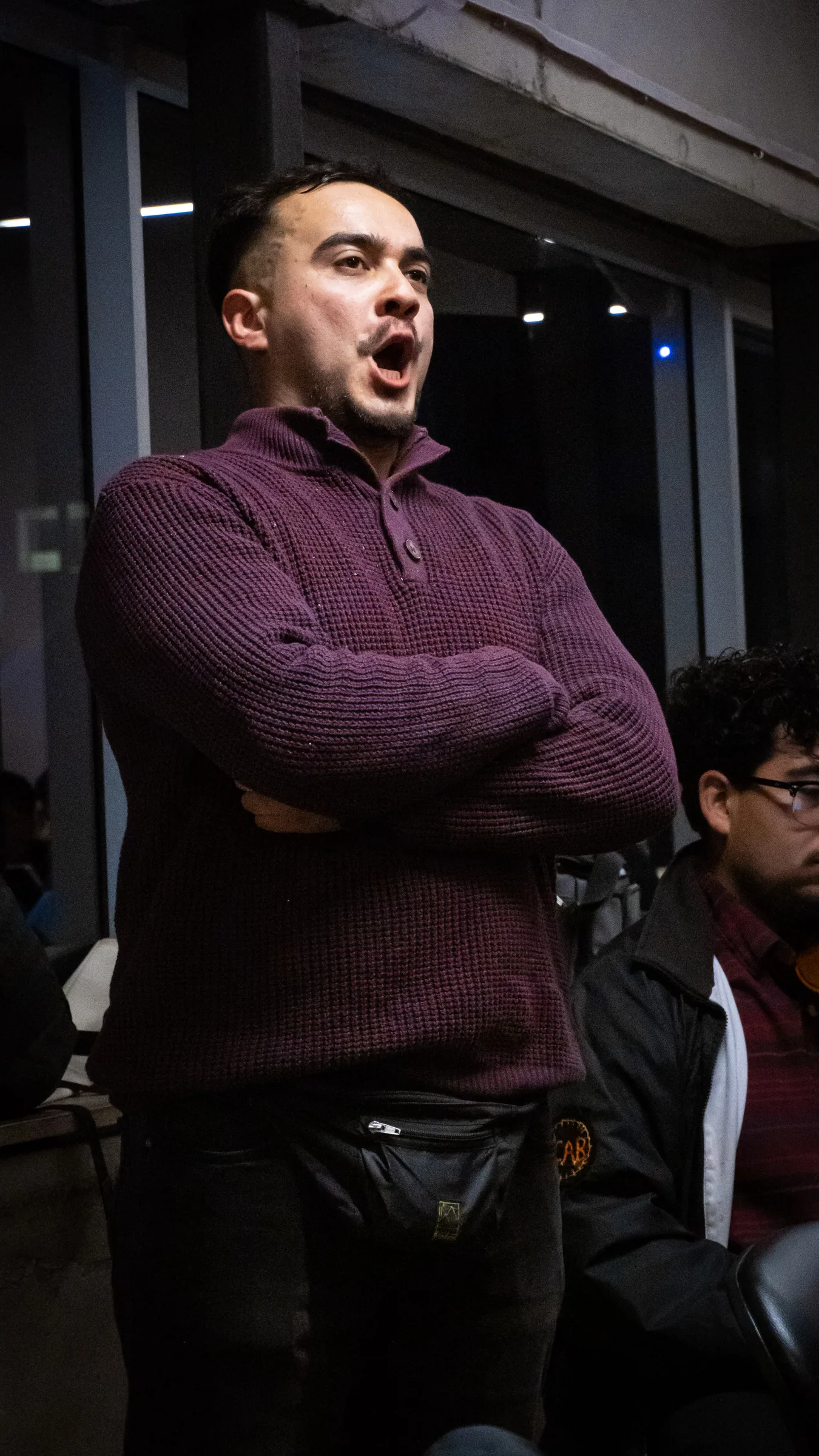 El solista canta