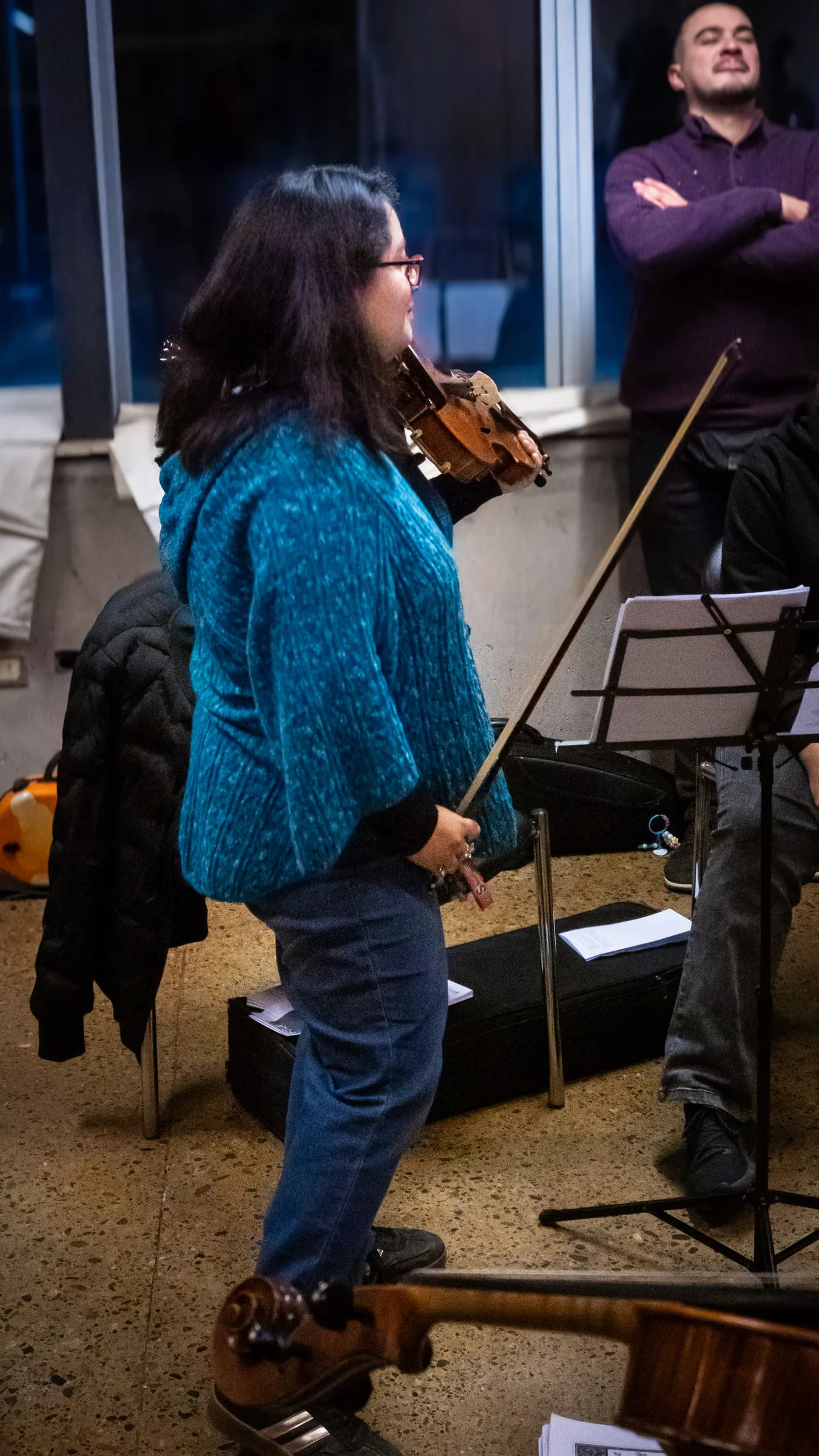 Violinista entre tomas