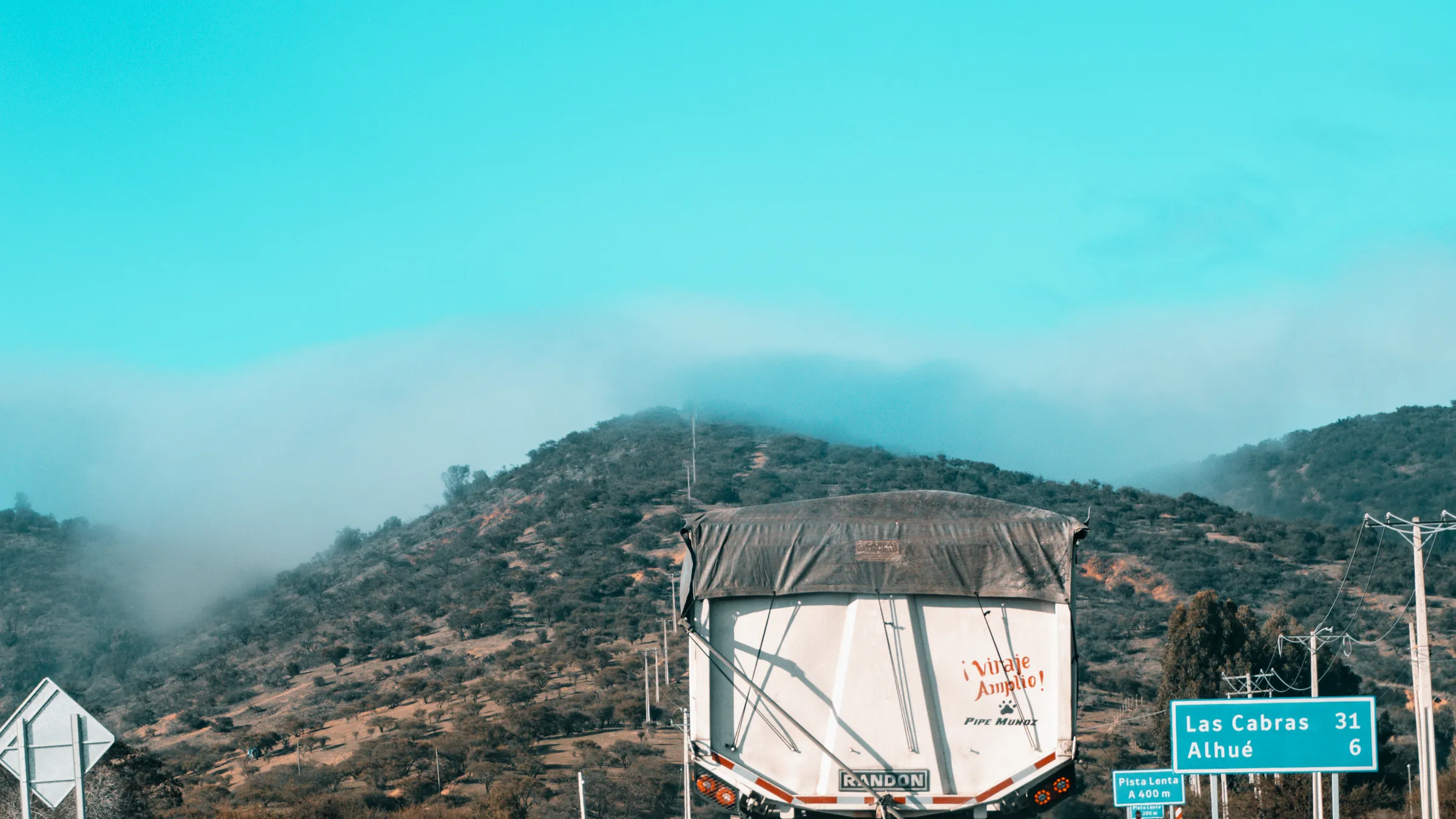 Neblina en el cerro camino a Alhué