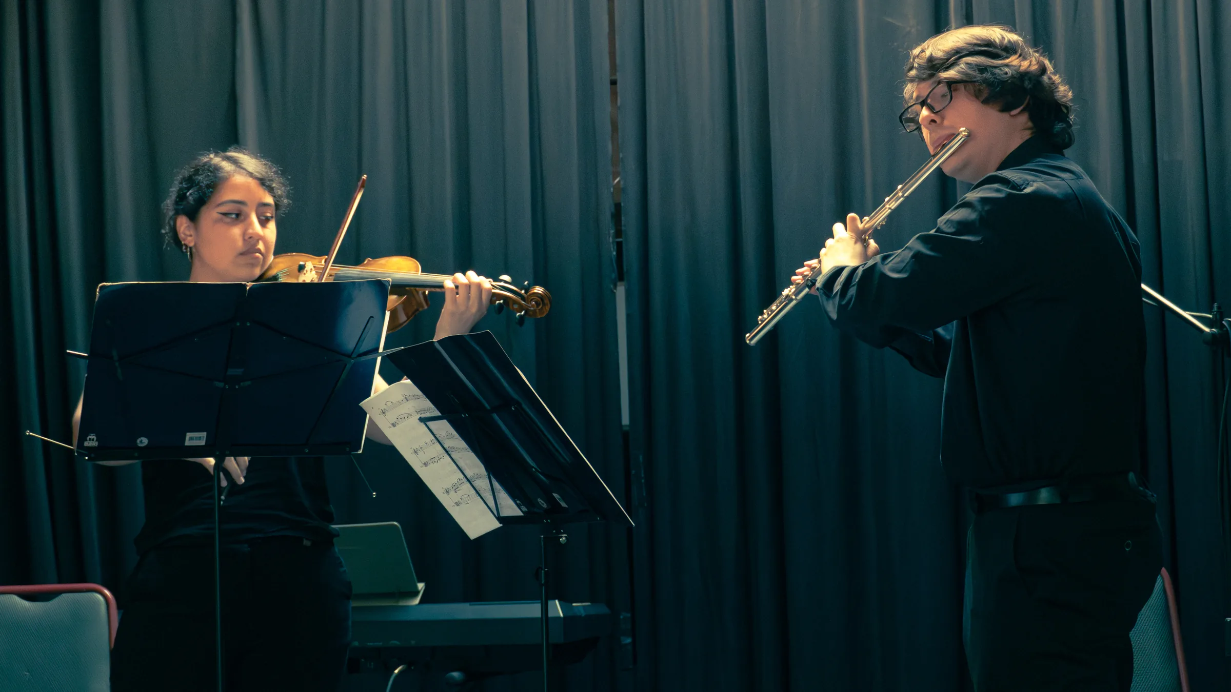 Violista y Flautista Orquesta