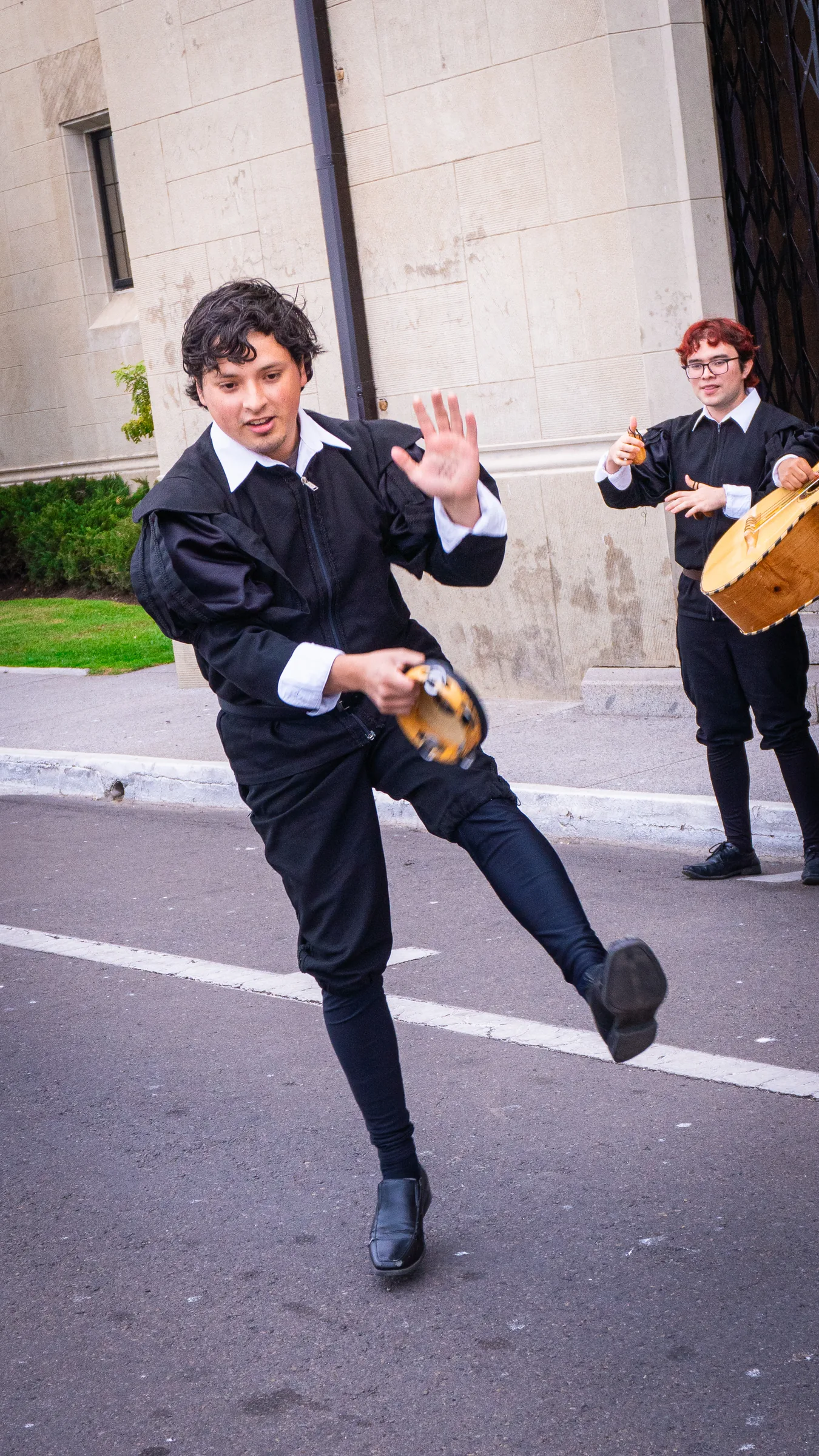 Baile con pandereta