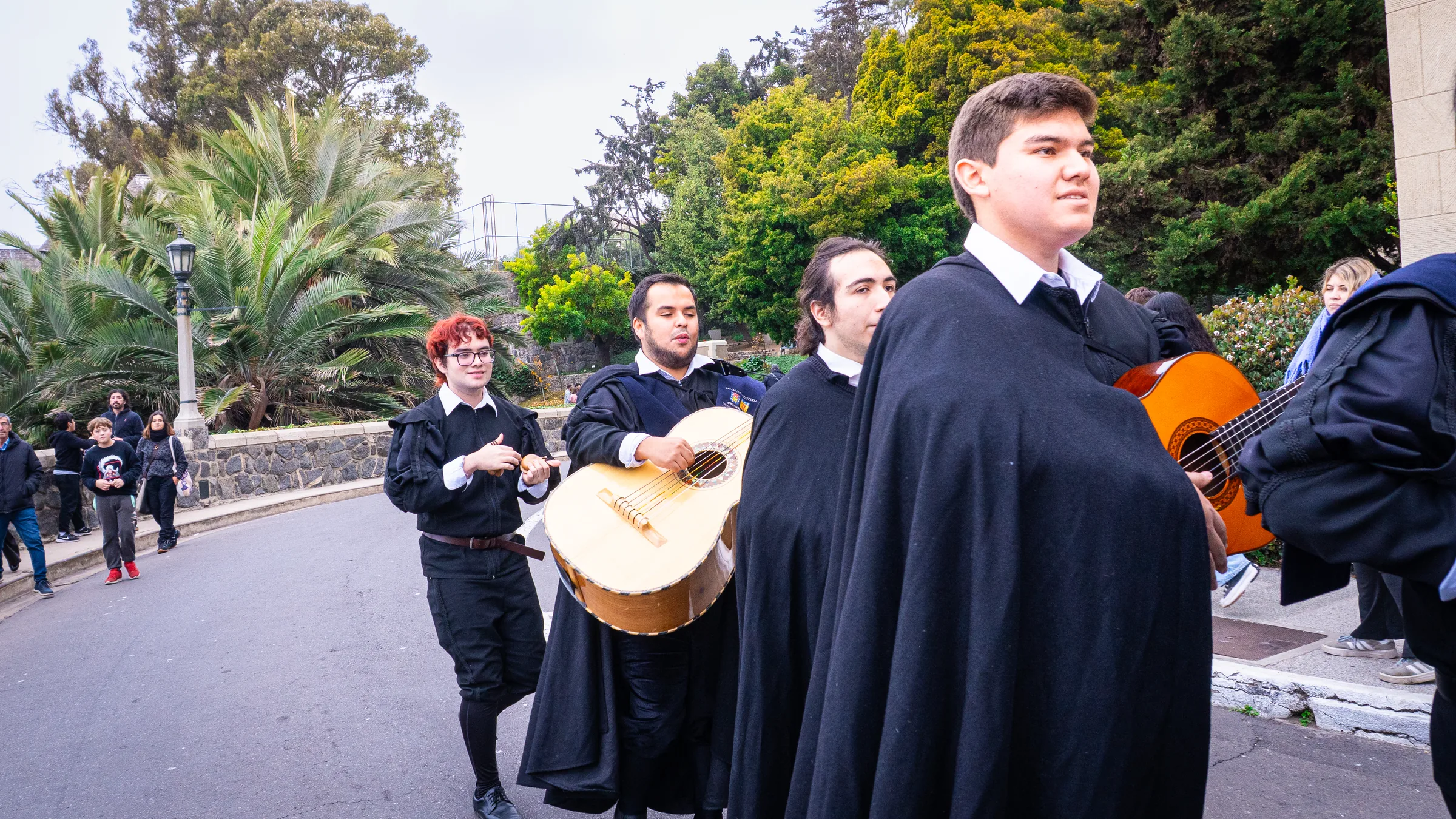 Caminata con guitarrón